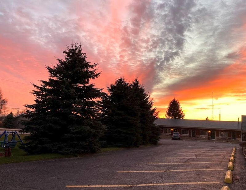 Big Bear Lodge (Burks Motel, Van-D Motel) - From Web Listing (newer photo)